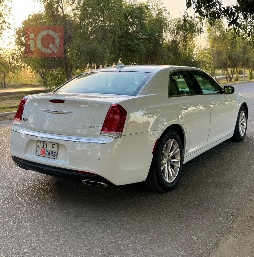 كرايسلر 300